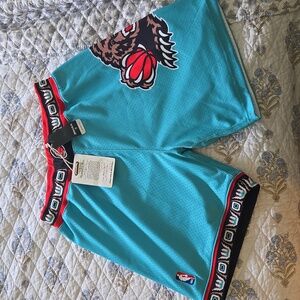 Mitchell & Ness Authentic Vancouver Grizzlies Shorts Size Large - New